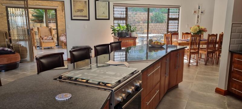 6 Bedroom Property for Sale in Outeniqua Strand Western Cape